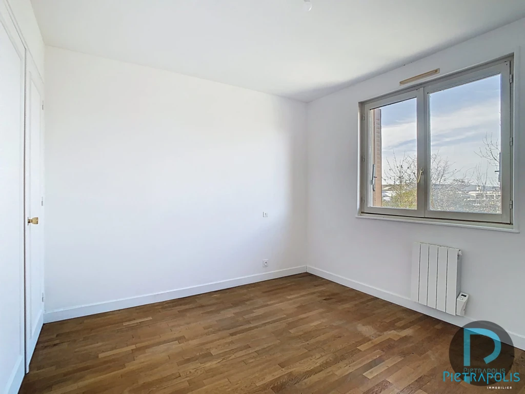 chambre etage maison St Cyr sur Menthon