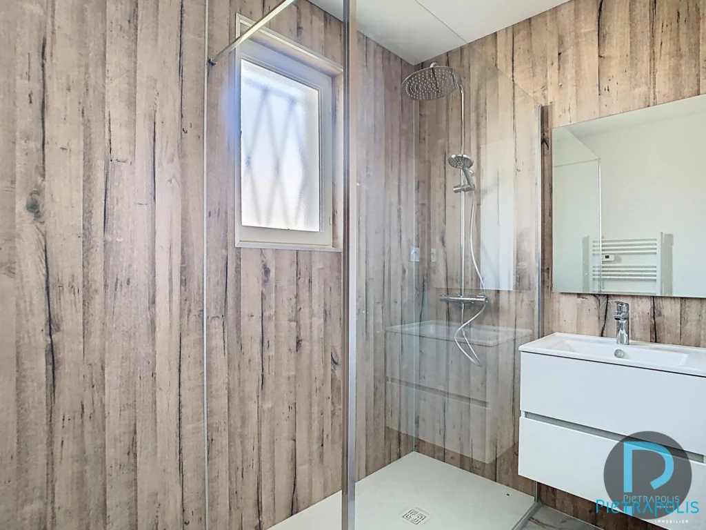 salle d'eau maison St Cyr sur Menthon