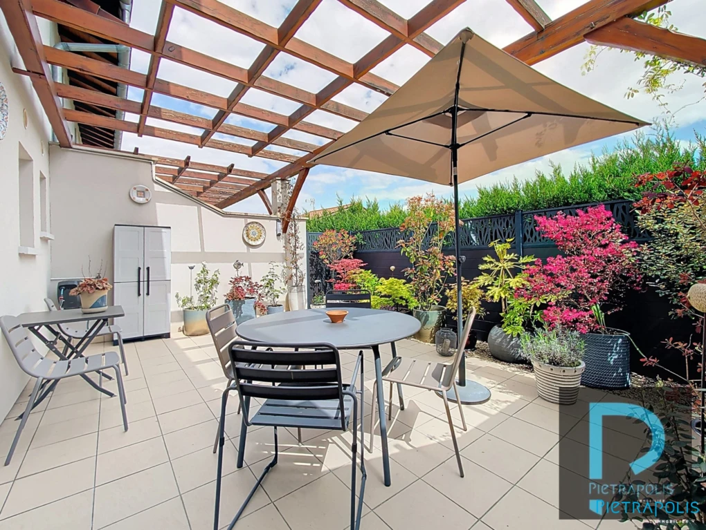 MAGNITIQUE TERRASSE sans vis à vis