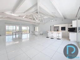 PIECE A VIVRE DE 76 M²