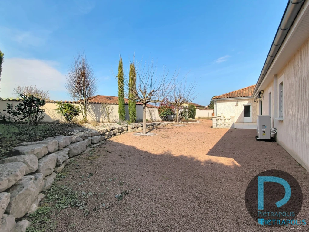 TERRASSE à l' arrière de la maison