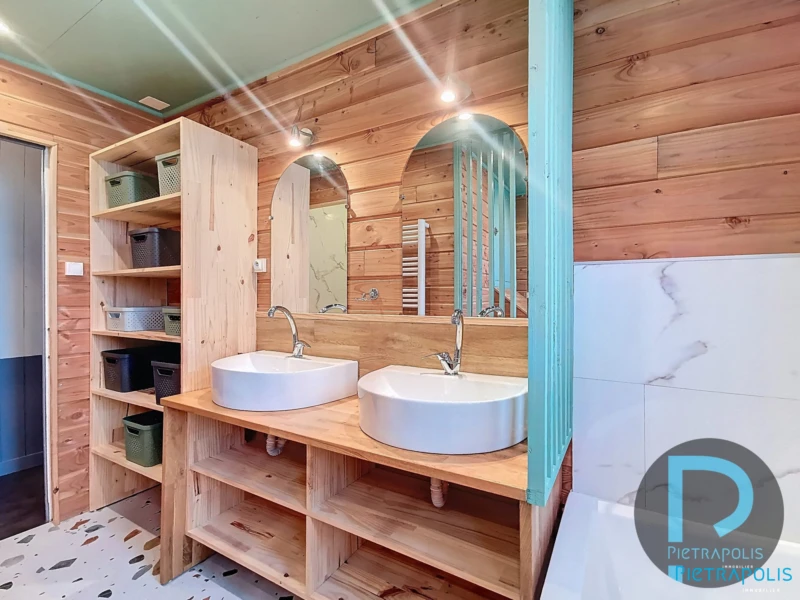 SALLE DE BAINS baignoire balnéo