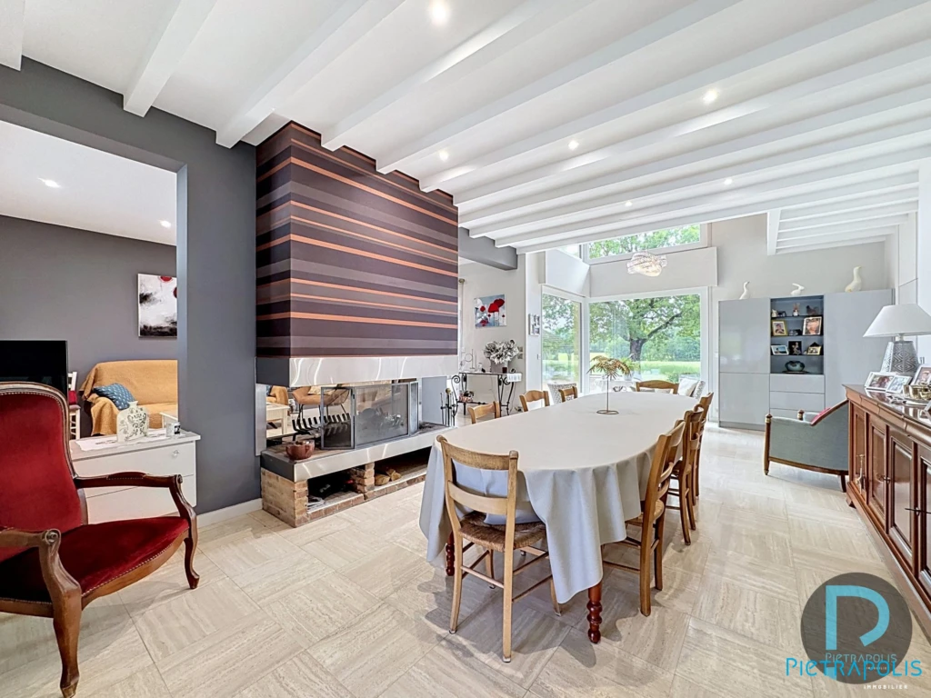 maison à vendre MONTRACOL- salle à manger