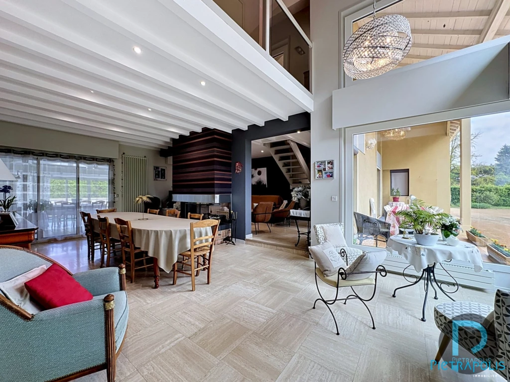 maison à vendre MONTRACOL - salon salle à manger