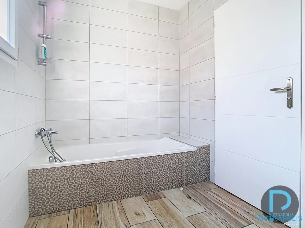 salle de bains maison a vendre BENY
