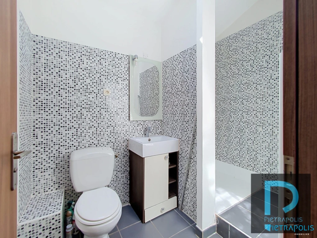 SALLE D EAU AVEC WC