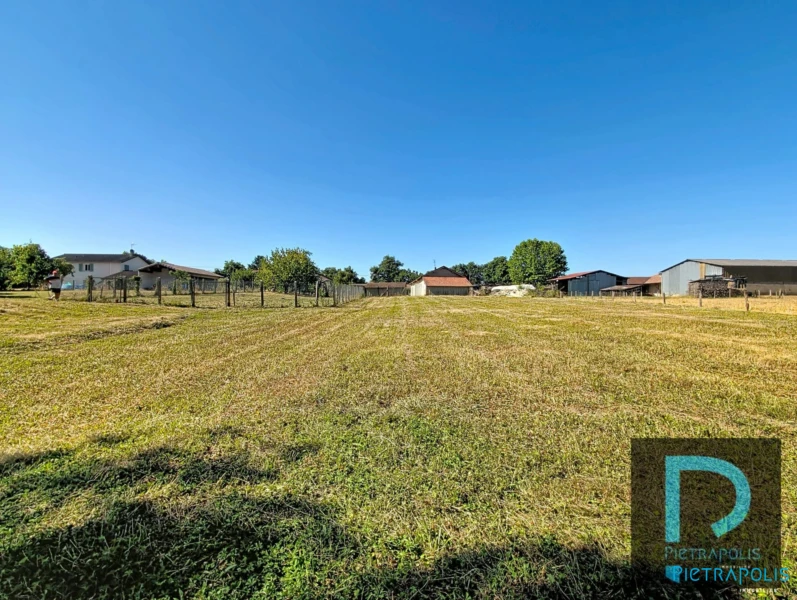 TROIS PARCELLES 4873 m² avec la maison