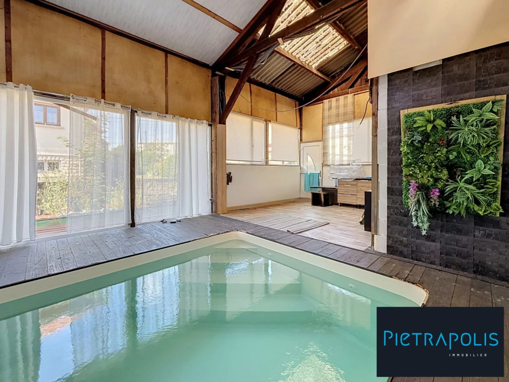 Piscine intérieure