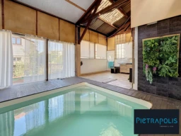 Piscine intérieure