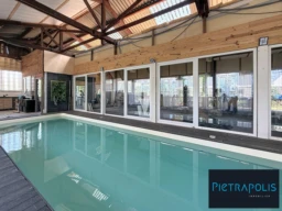 Piscine intérieure