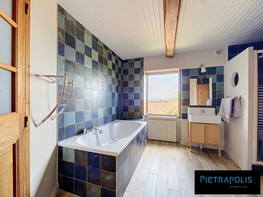 Sallede bain + douche + buanderie de 10,5 m2