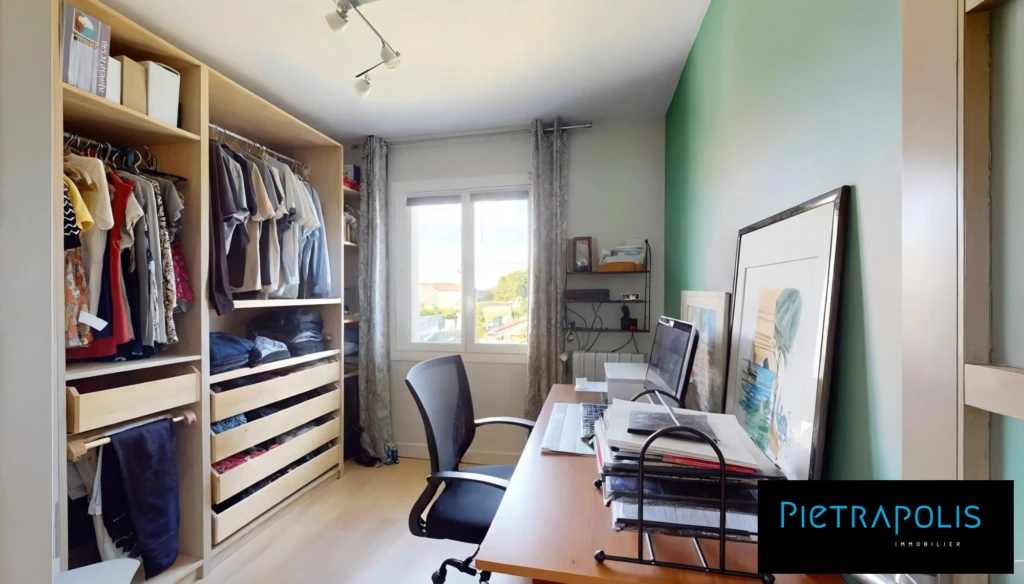Dressing Bureau