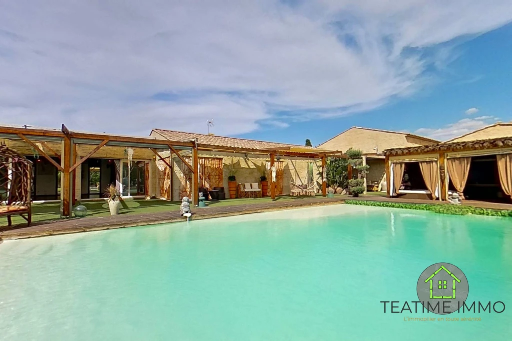 La grande vue piscine villa + dépendances + terrasses aménagées La Farlède