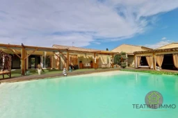 La grande vue piscine villa + dépendances + terrasses aménagées La Farlède