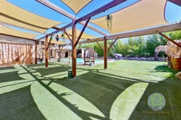 Terrasse couverte et grands espaces extérieurs La Farlede