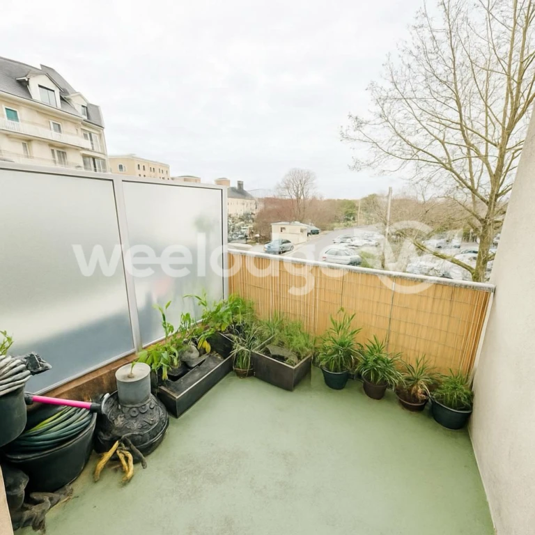TERRASSE AVANT