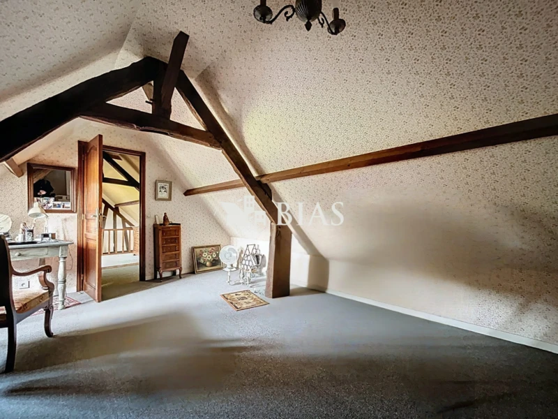 chambre étage gauche vers palier