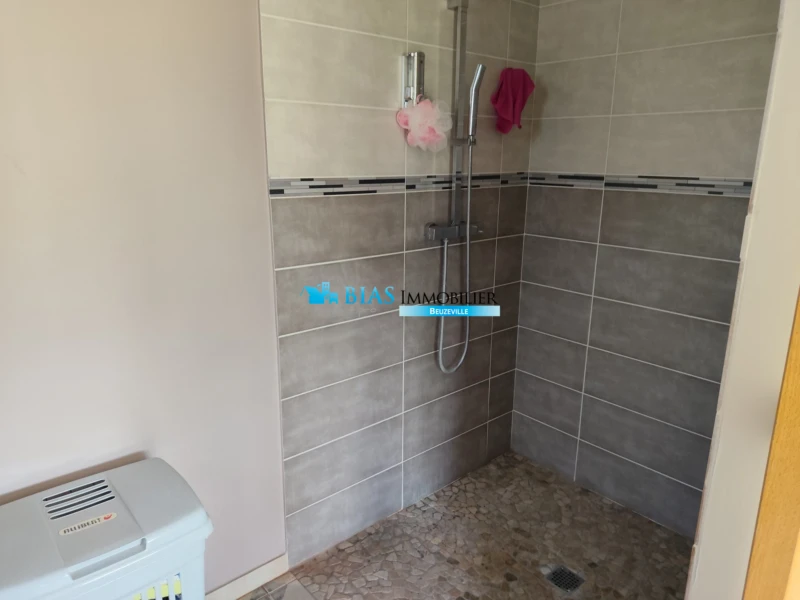salle de douche privative ch rdc