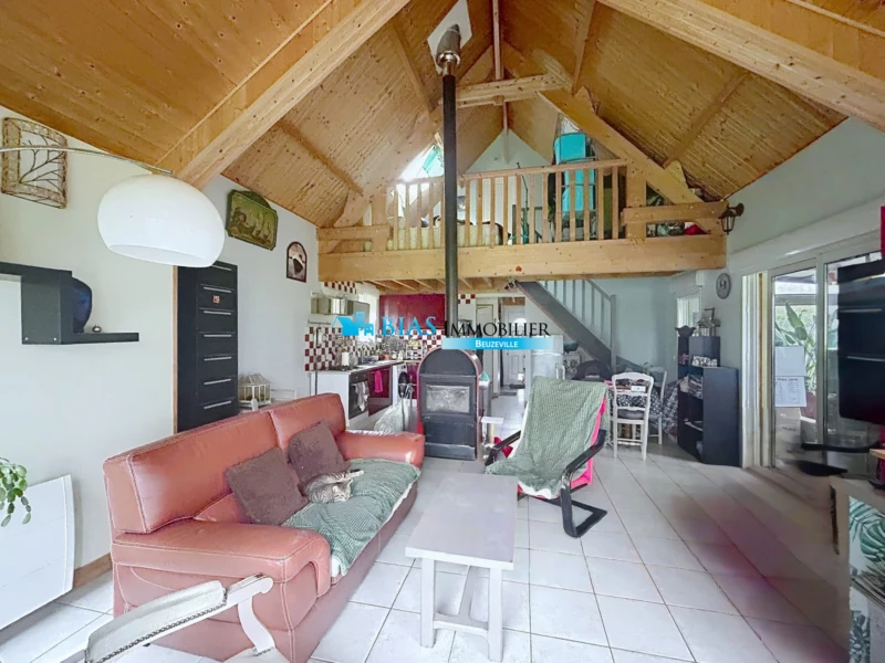 SALON DEPUIS MUR EXT