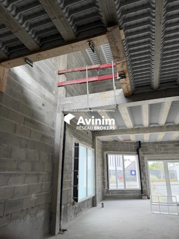 Vue Entrée et réserve Ascenseur 105 m2