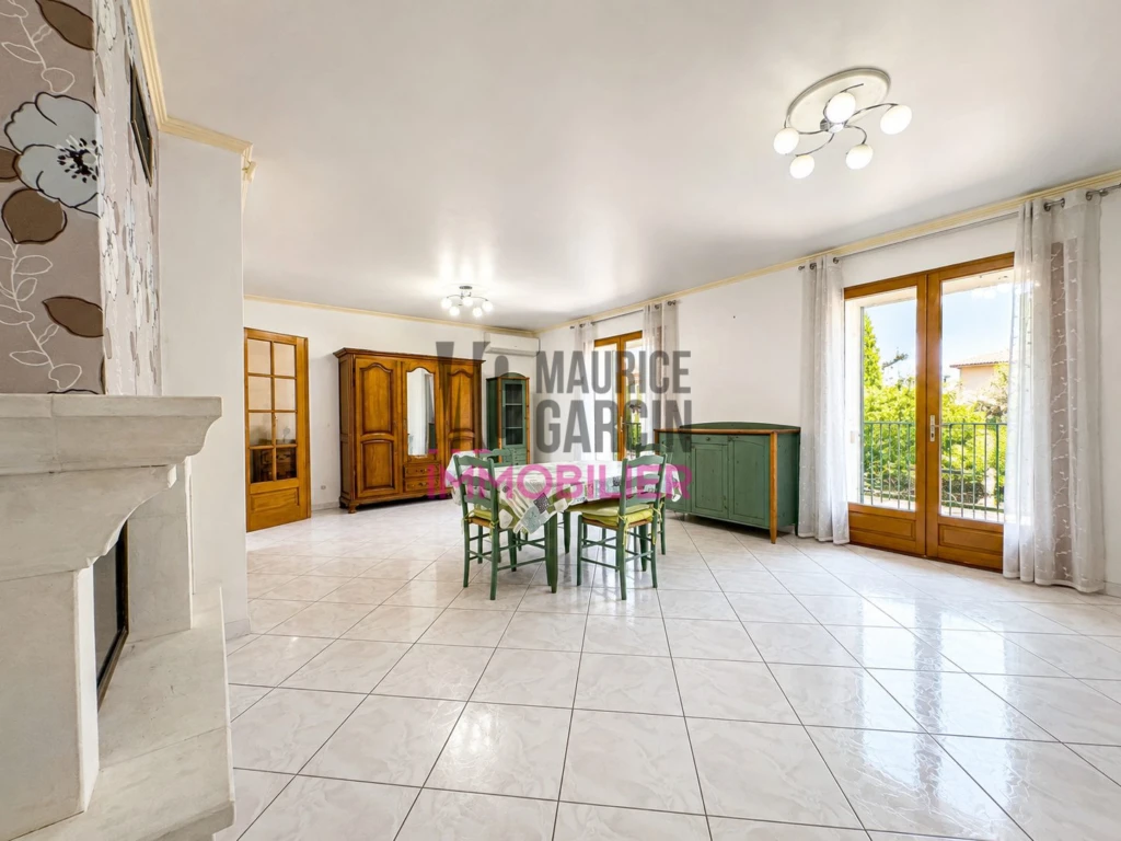ACHAT VENTE MAISON PLAIN PIED 3 CHAMBRES MOLLEGES ALPILLES PISCINE JARDIN MAURICE GARCIN FLORENE TOLEDO