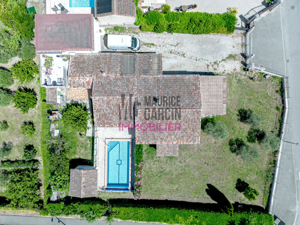 ACHAT VENTE MAISON PLAIN PIED 3 CHAMBRES MOLLEGES ALPILLES PISCINE JARDIN MAURICE GARCIN FLORENE TOLEDO
