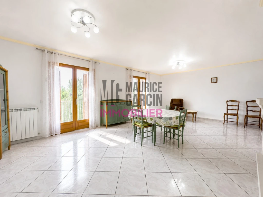 ACHAT VENTE MAISON PLAIN PIED 3 CHAMBRES MOLLEGES ALPILLES PISCINE JARDIN MAURICE GARCIN FLORENE TOLEDO