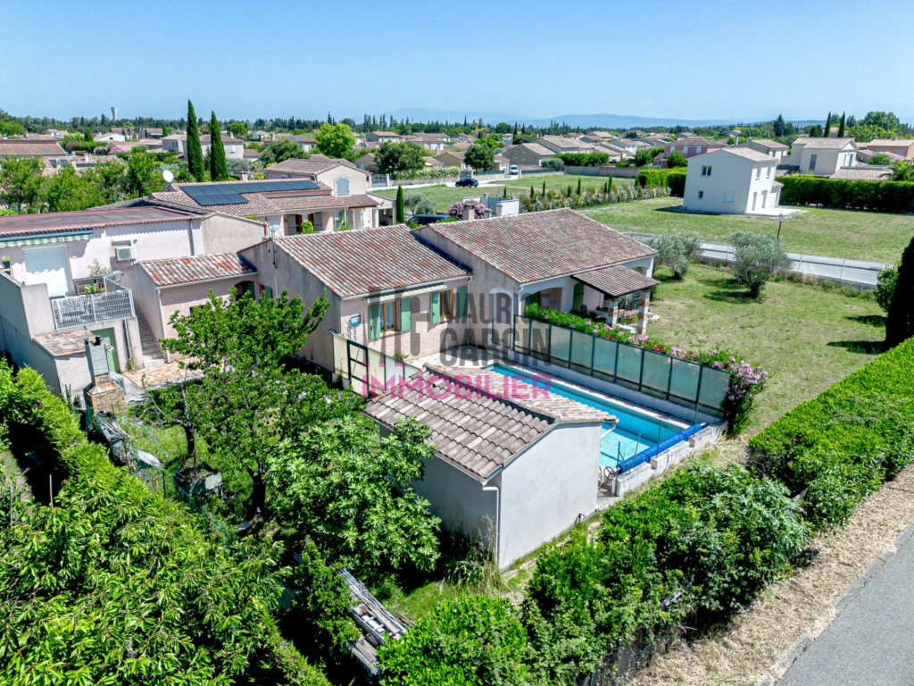 ACHAT VENTE MAISON PLAIN PIED 3 CHAMBRES MOLLEGES ALPILLES PISCINE JARDIN MAURICE GARCIN FLORENE TOLEDO