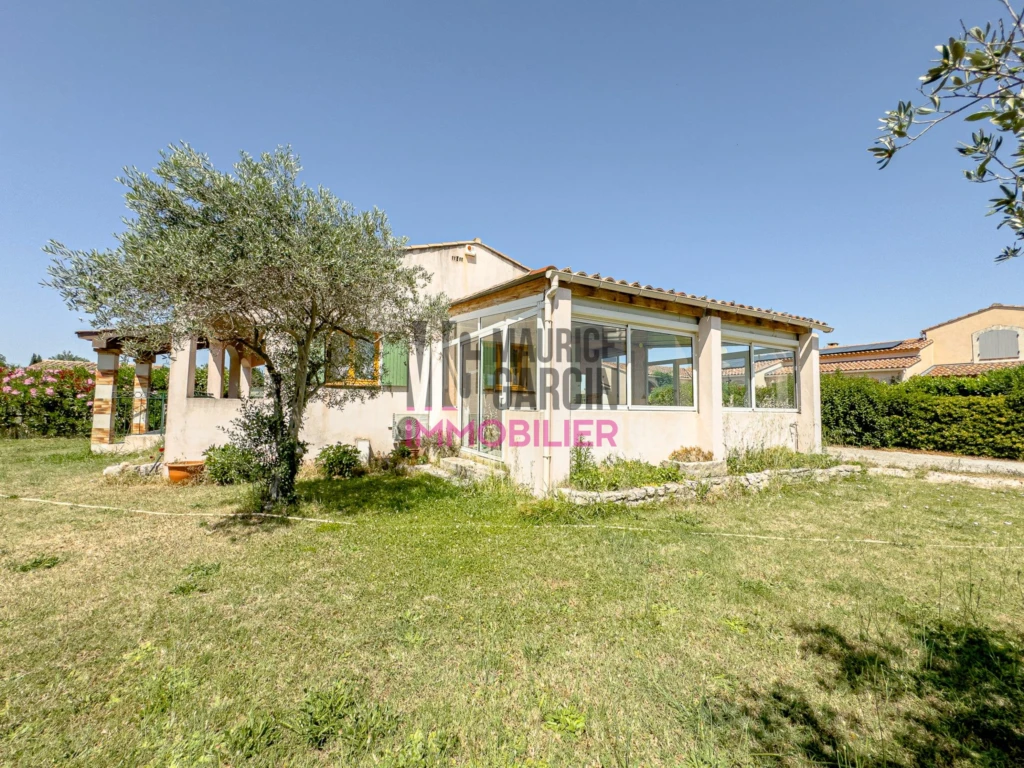 ACHAT VENTE MAISON PLAIN PIED 3 CHAMBRES MOLLEGES ALPILLES PISCINE JARDIN MAURICE GARCIN FLORENE TOLEDO