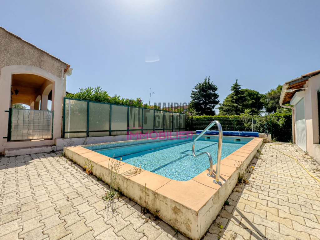 ACHAT VENTE MAISON PLAIN PIED 3 CHAMBRES MOLLEGES ALPILLES PISCINE JARDIN MAURICE GARCIN FLORENE TOLEDO