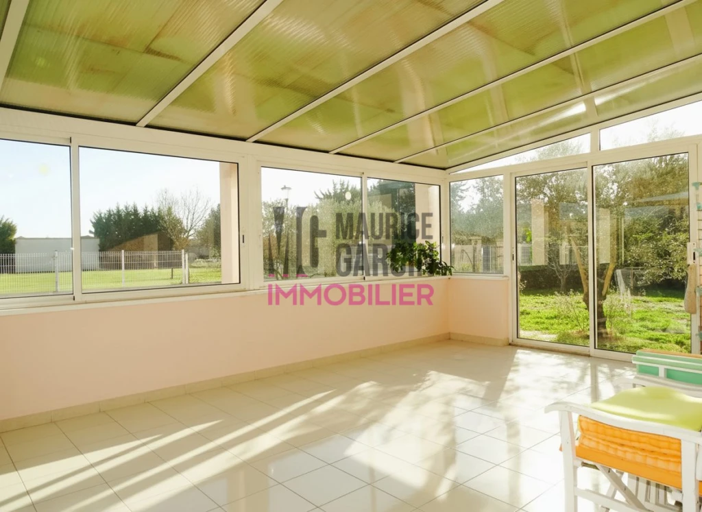 ACHAT VENTE MAISON PLAIN PIED 3 CHAMBRES MOLLEGES ALPILLES PISCINE JARDIN MAURICE GARCIN FLORENE TOLEDO
