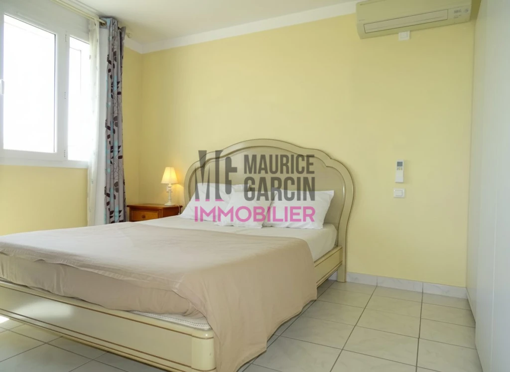ACHAT VENTE MAISON PLAIN PIED 3 CHAMBRES MOLLEGES ALPILLES PISCINE JARDIN MAURICE GARCIN FLORENE TOLEDO