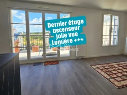 Pièce à vivre : Magnifique lumière et jolie vue