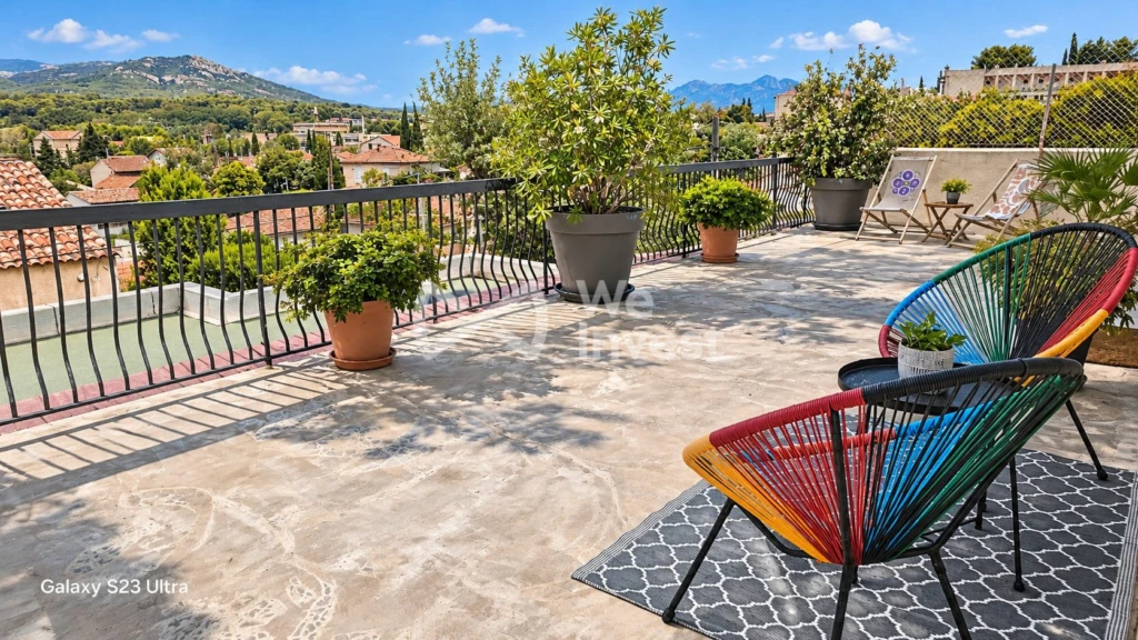 Terrasse vue sur las massifs