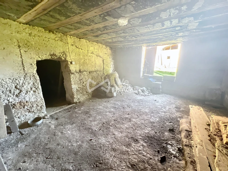 cave 2 donnant sur jardin arrière maison