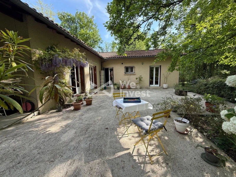 TERRASSE ARRIERE VUE SUR MAISON