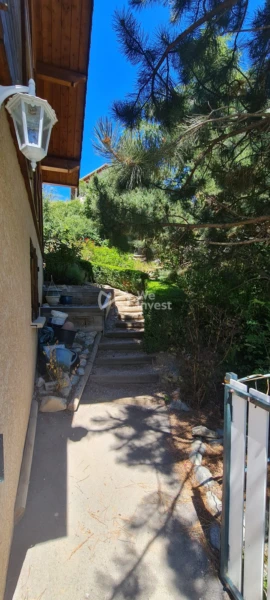 Passage exterieur vers le jarddin