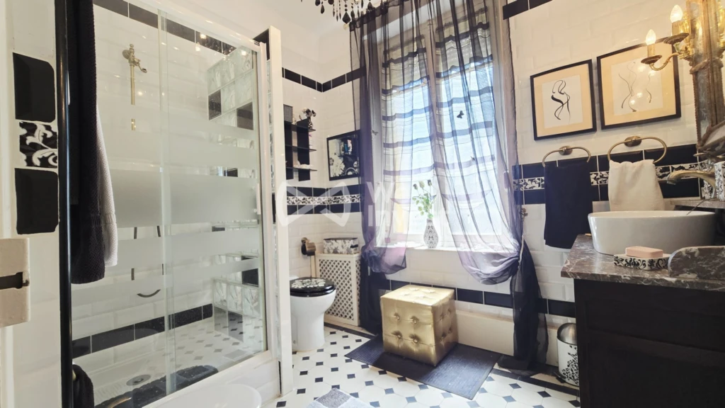 salle d'eau et WC