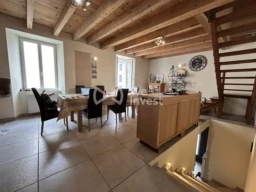 Pièce de vie coté salle à manger