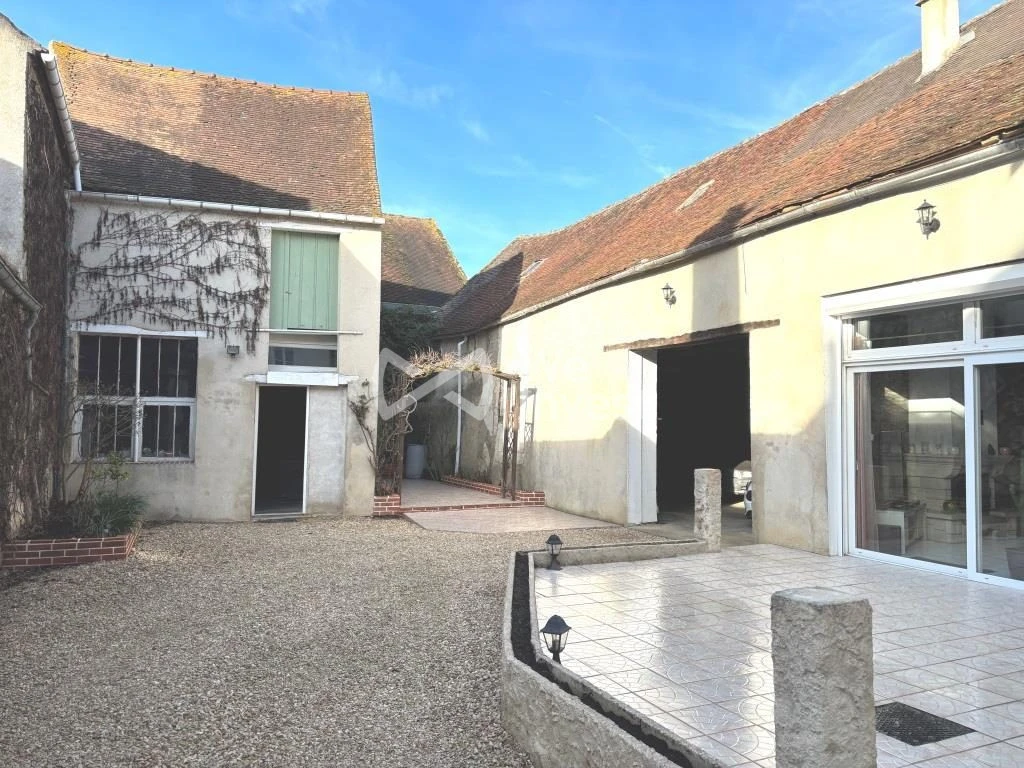 Dépendance : grange + atelier
