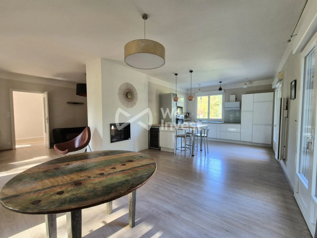 Salon / salle à manger et cuisine