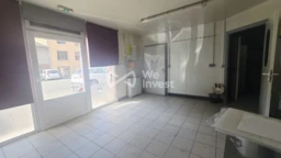local commercial vitrine