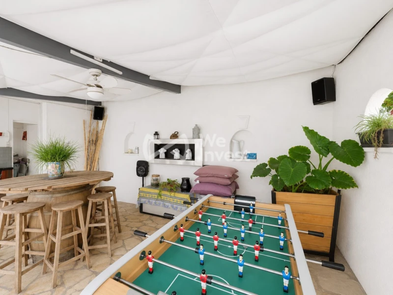 Pool House avec préau