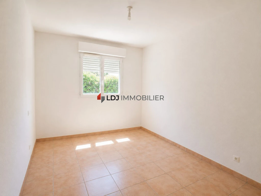 Chambre 2 avec placard