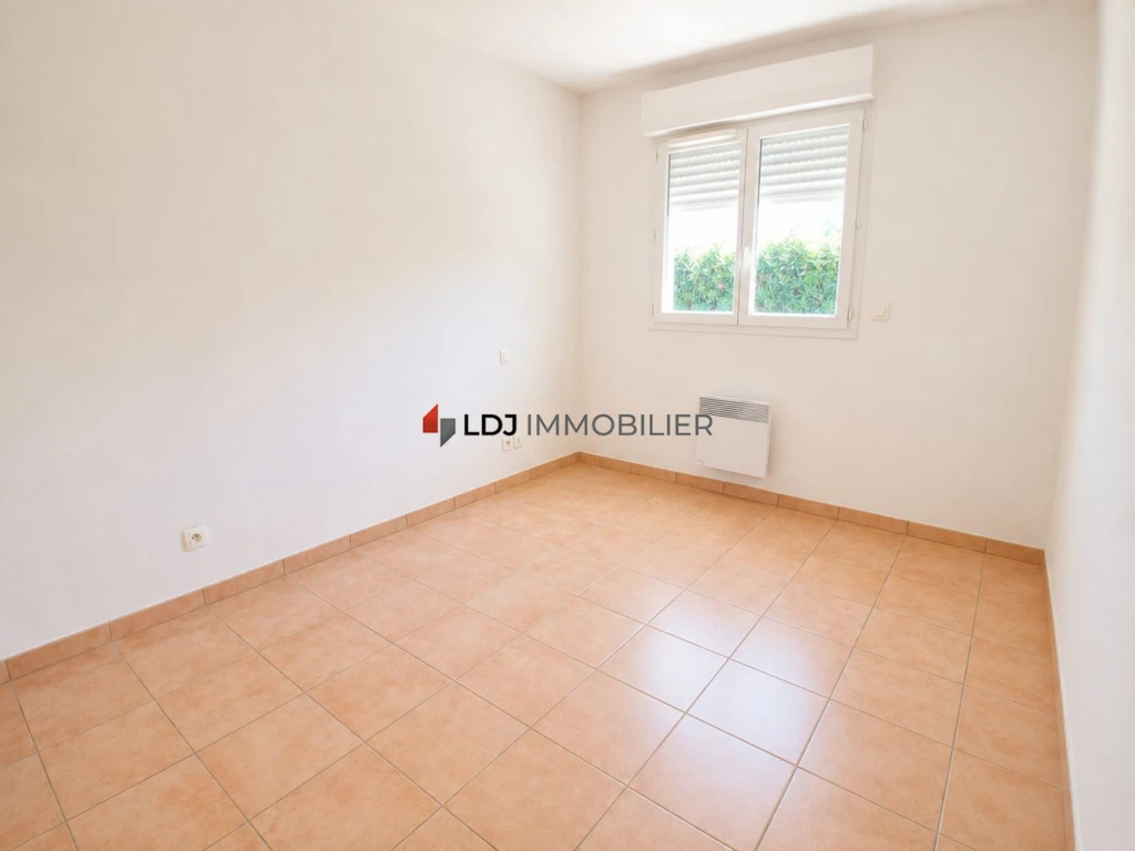 Chambre 1 avec placard