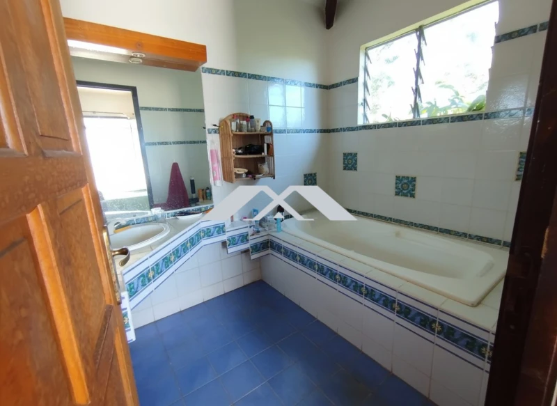 SUITE PARENTALE - SALLE DE BAIN