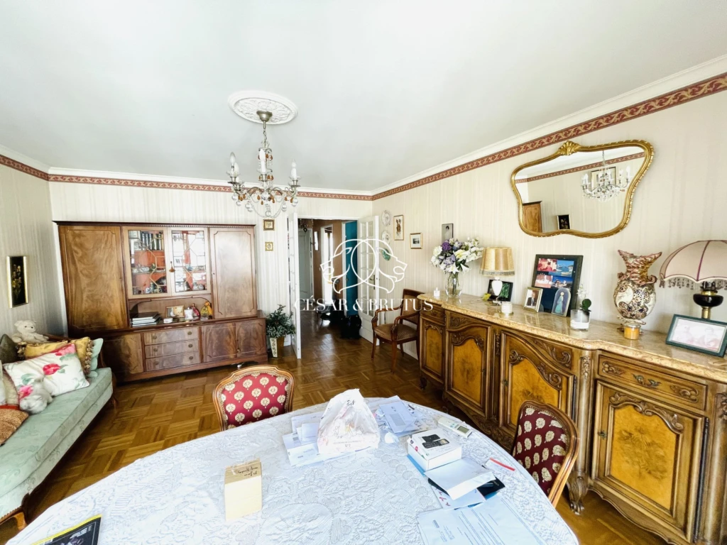 Pièce de vie / salon (2)