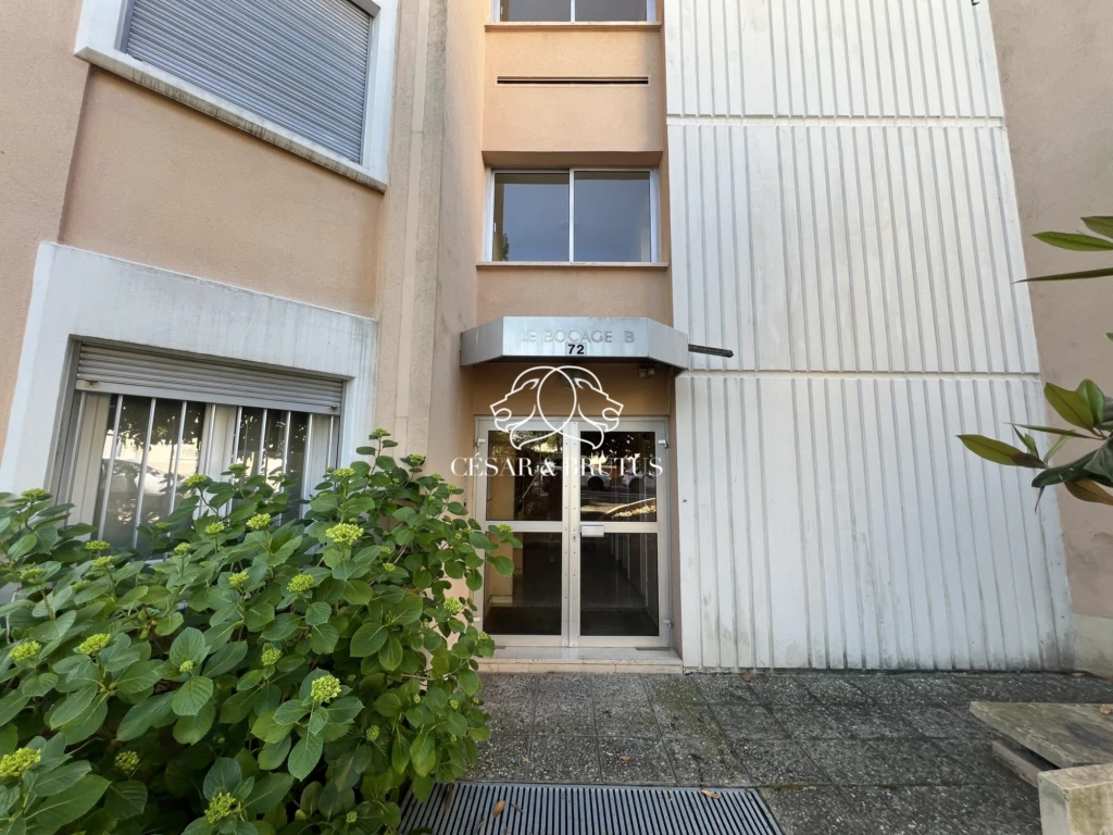 L'entrée de la résidence