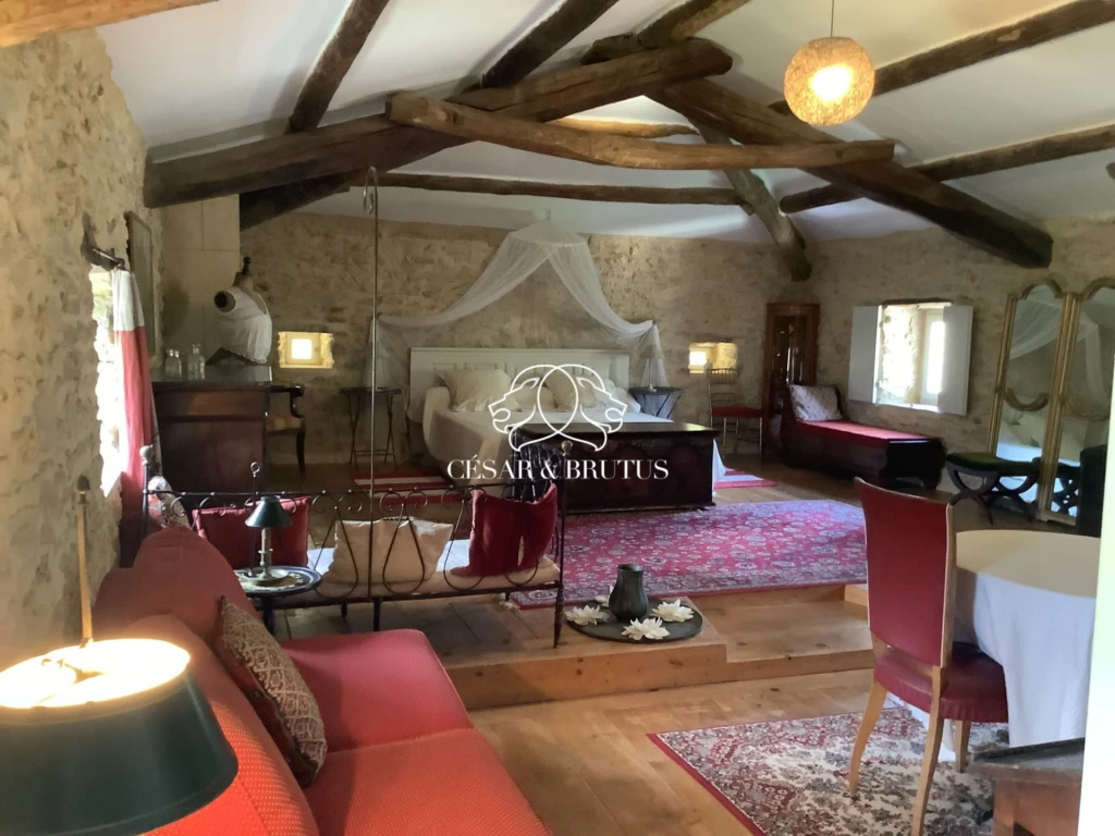 Suite R 2