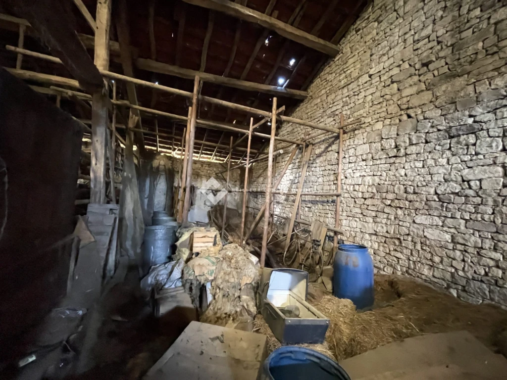 Le hangar à tabac